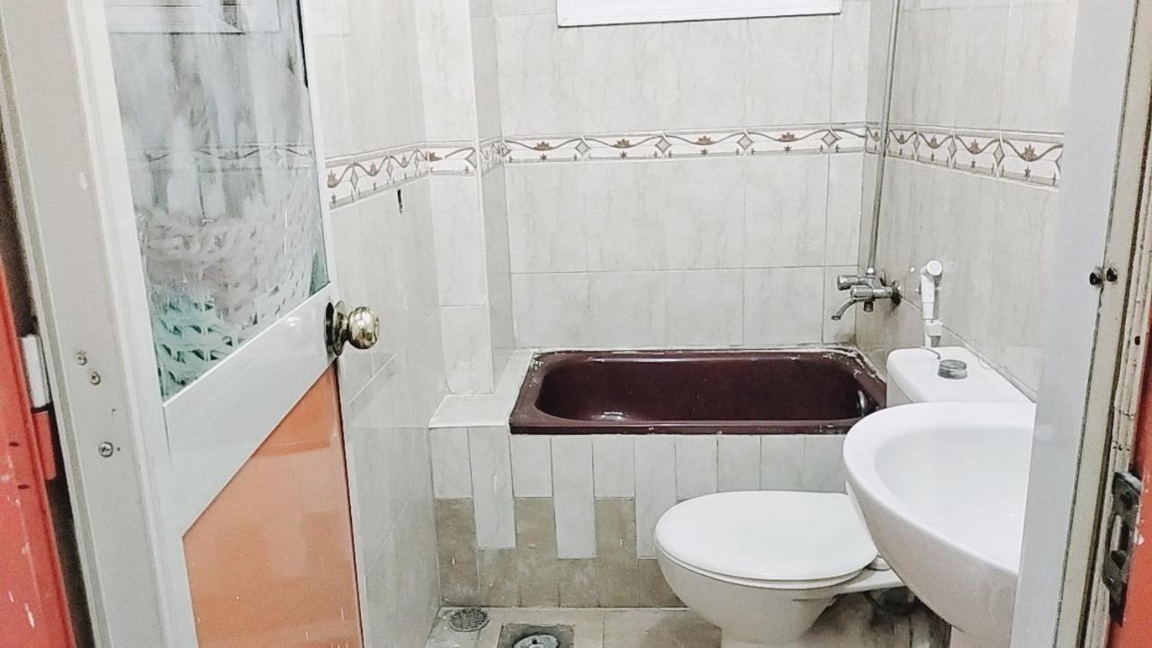 Family Apartment - Next To Abdeen Palace And Museum Kairo Bagian luar foto